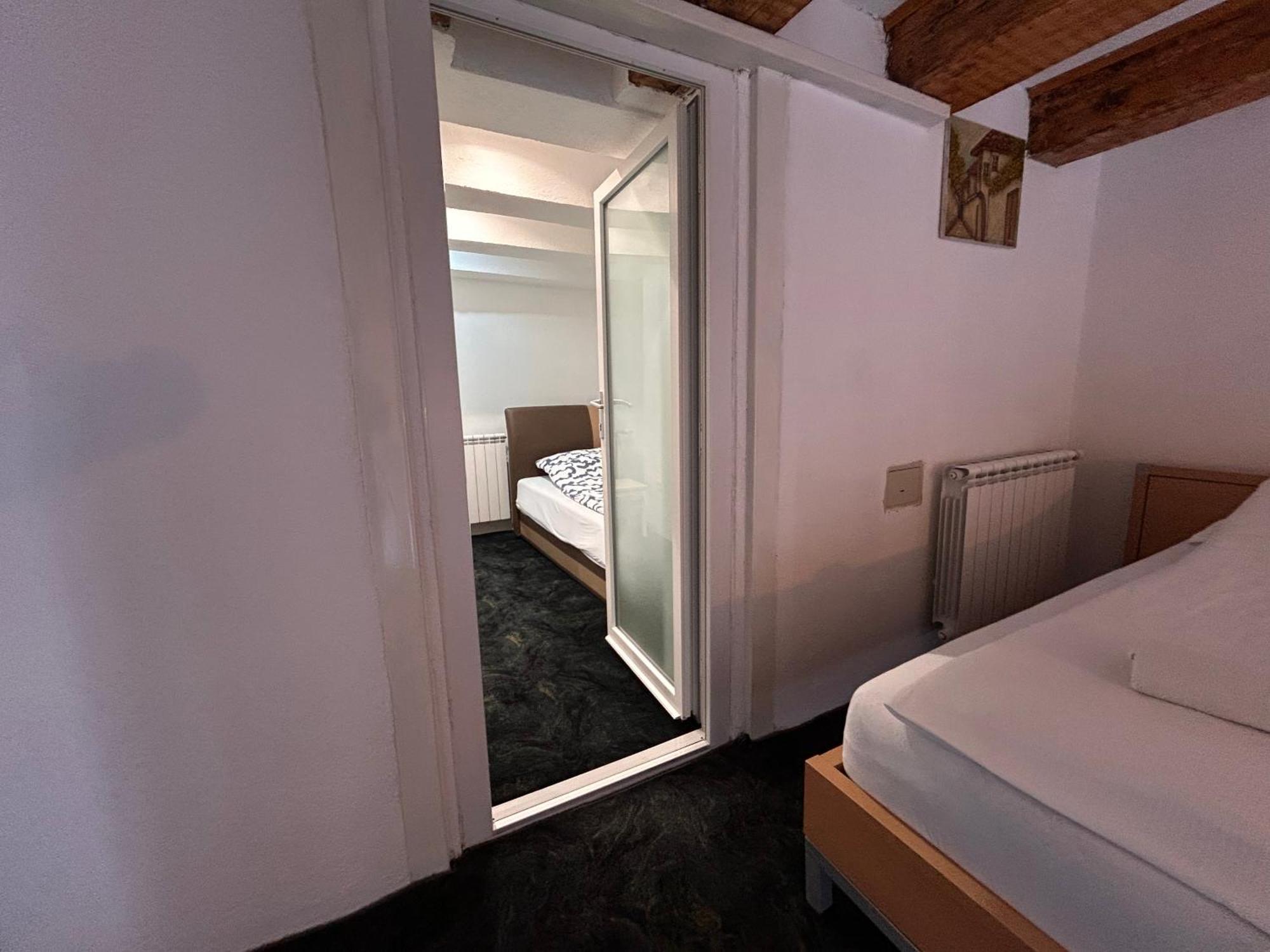 Latin Bridge Apartment Sarajevo Ngoại thất bức ảnh